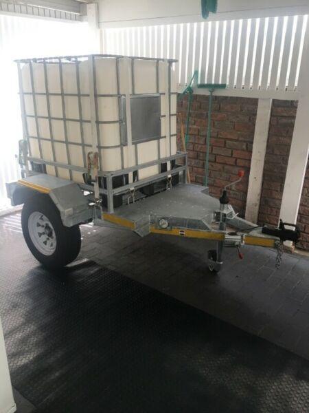 TRAILER with FLOW BIN 