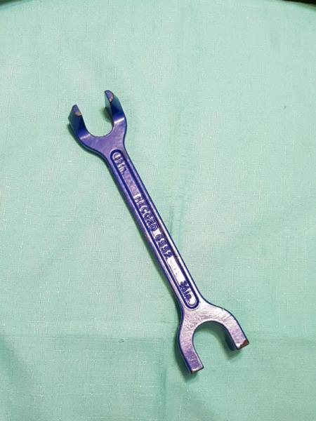 PLUMBING WRENCH RECORD USED R150 