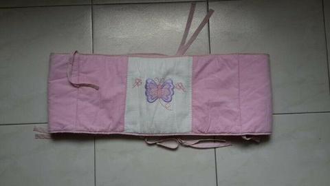Cot bumper for baby girl 