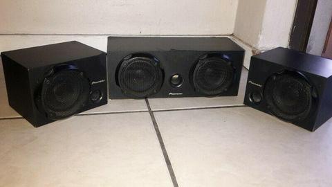 Complete Pioneer Home Theater for sale .Only R4500!!!! 