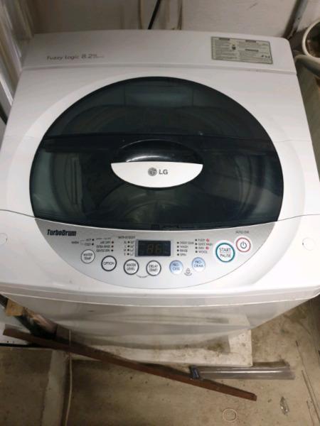 LG 8kg Turbo drum washing mashine 
