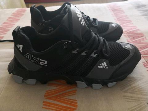 Adidas AX2 takkie for sale (UK size 8) 