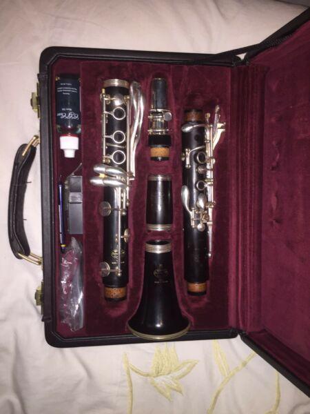 Buffet Paris Bb wooden clarinet E13 (2012) with silver-plated keys 