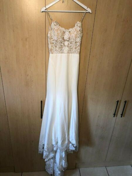 Mermaid fitted Gorgeous Ivory/white brand new Wedding dress 