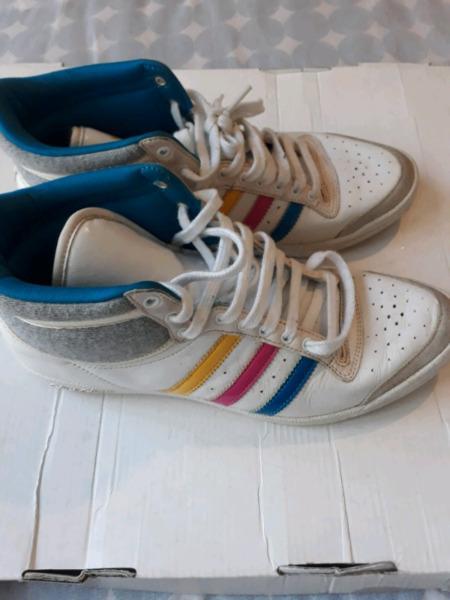 Ladies Adidas hightops size 6 