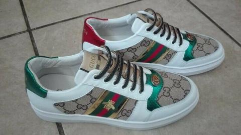 Gucci sneakers : unisex 