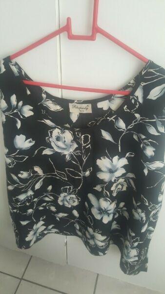 Ladies top size 46 R30 