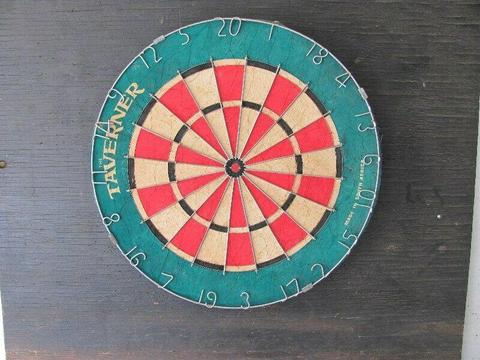 Dartboard for sale. And 6 dart sets. 