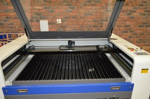 1390 Laser cutter. engraver  