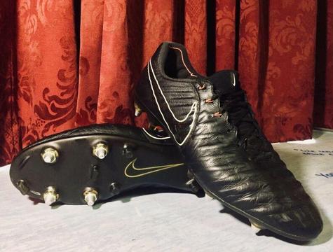 Nike Legend 7 Elite SG-Pro AC football/Rugby Boots 