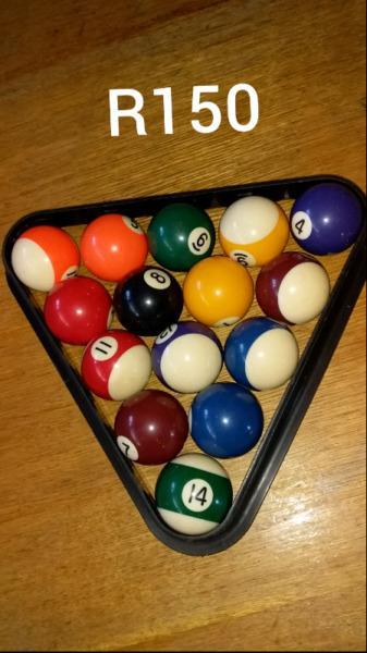 Pool ball set 