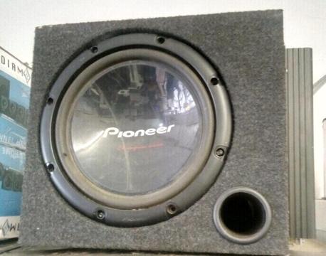 Targa 3000 watts amp and pioneer 1400 watts sub woofer in a box 