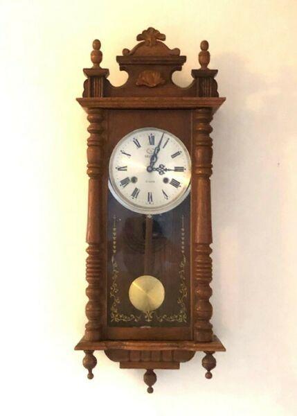 ANTIQUE WOODEN WALL CLOCK 31 DAYS WINDING, WITH PENDULUM 