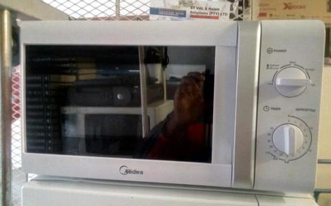 Midea 20 litres microwave oven 