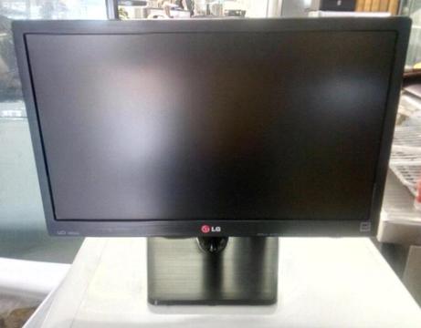 LG 19 inch LED monitor with adopter 