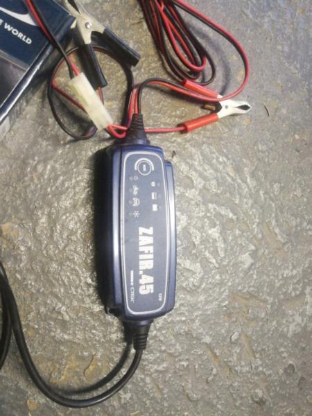 Battery Charger 