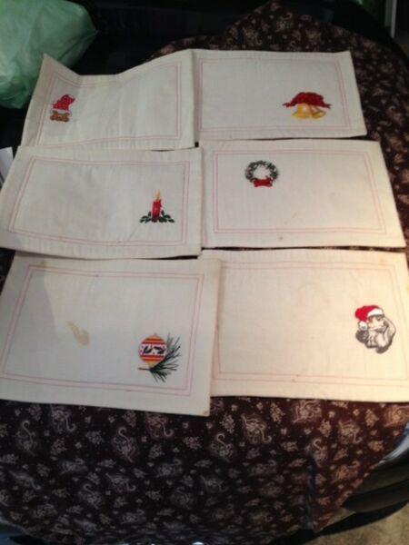 Set Of 6 Hand Made Christmas Poinsetta Place Mats  