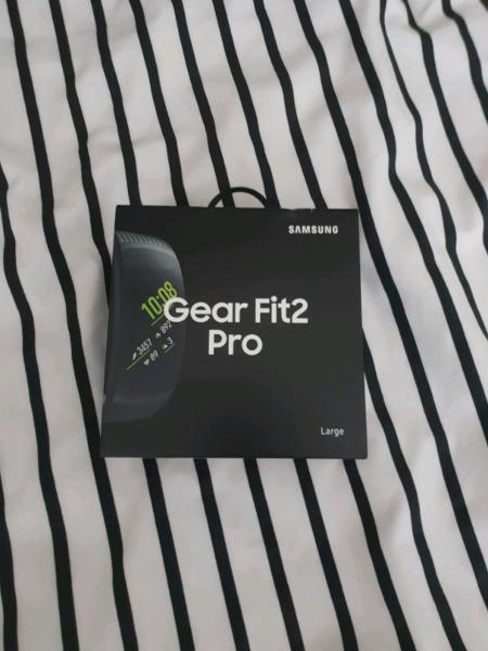 Gear Fit 2 Pro (large) 