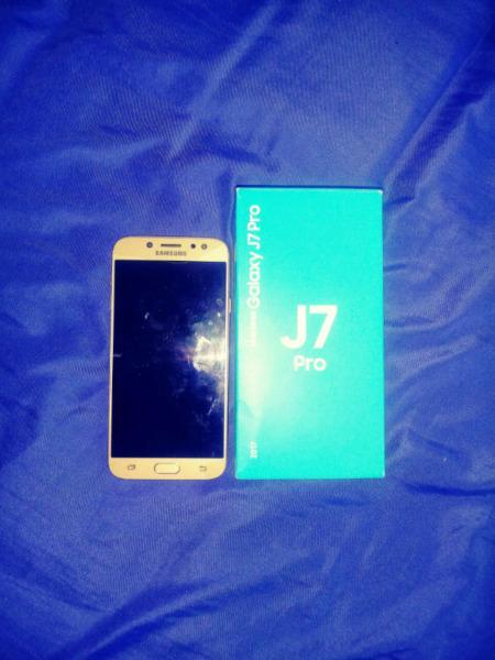 Samsung J7 Pro 