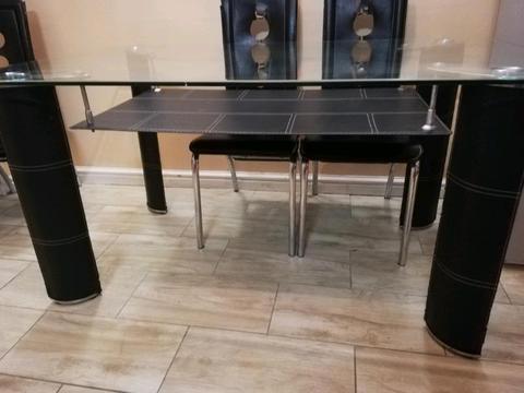 glass dining table 