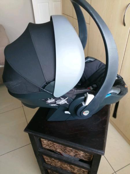 BeSafe iZi Go X1 car seat in excellent condition for sale 
