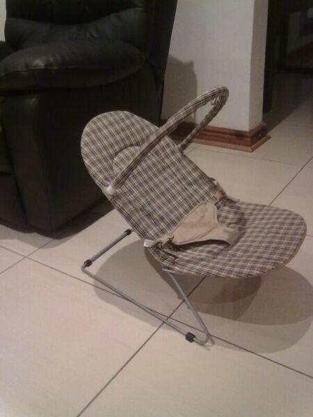 Baby bouncing / sleeping chair! Mint condition!! R180 