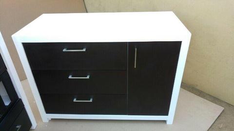 Baby Compactum for Sale Ty 06 – R3000 