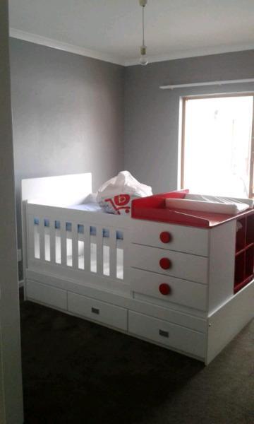 4 in 1 cot / single bed  