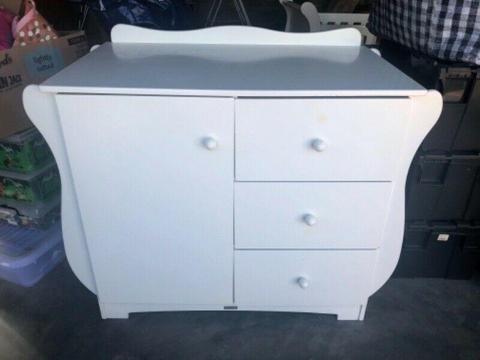 Cot and compactum set for sale 
