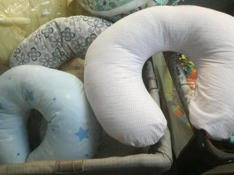 Breastfeeding pillow 