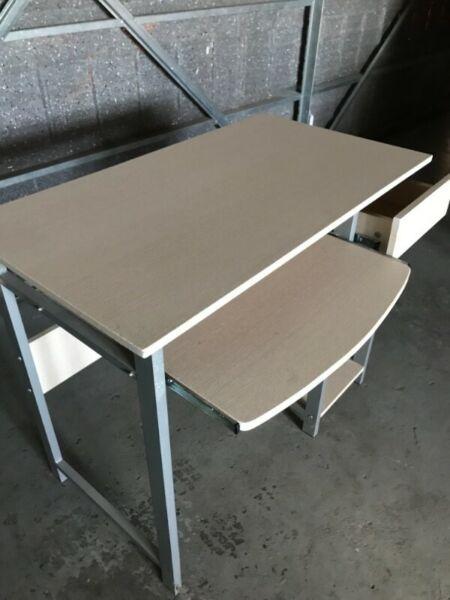 Study desk for young child, aluminium and beige colour 