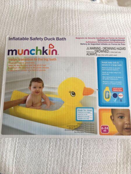 Munchkin inflatable and travel bath 