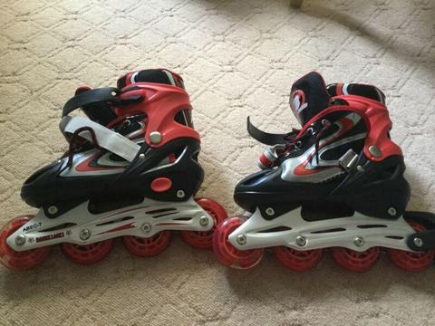 Size 3 roller skates *NEW CONDITION* 