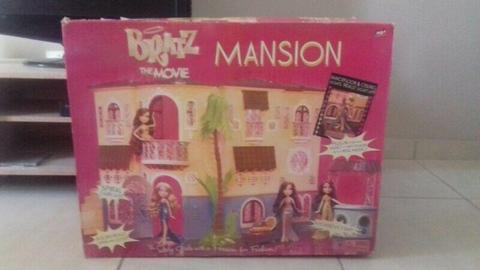 Bratz Mansion doll house 