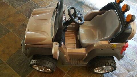Kids battery operated car 