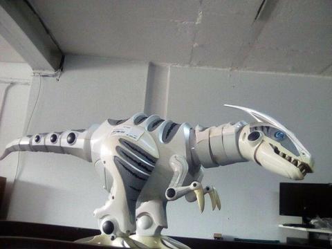 ROBOTIC DINOSAUR 