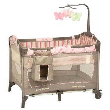 Baby Trend cot for sale plus FREE 3IN1 HB TRAVEL SYSTEM. 