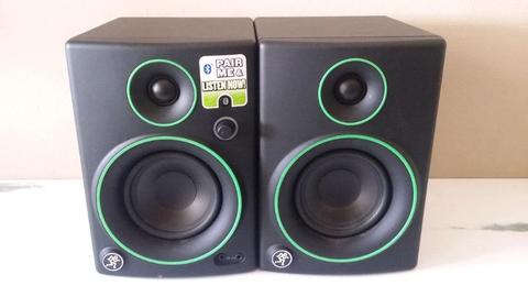 Mackie CR4BT studio monitors. In excellent condition. 