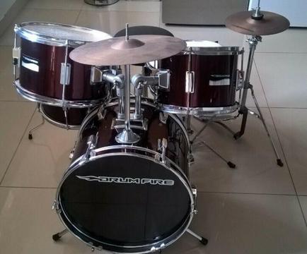 Drum kit 