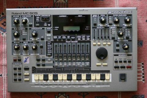 Roland MC-505 Groovebox 