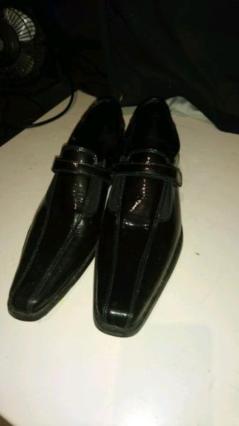Mens size 9 high quality shoes 
