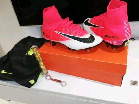 Nike elite superfly with anti clog 