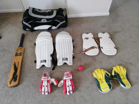 Cricket Kit. Adult. 
