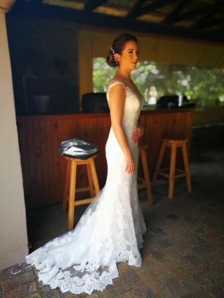 Wedding dress 