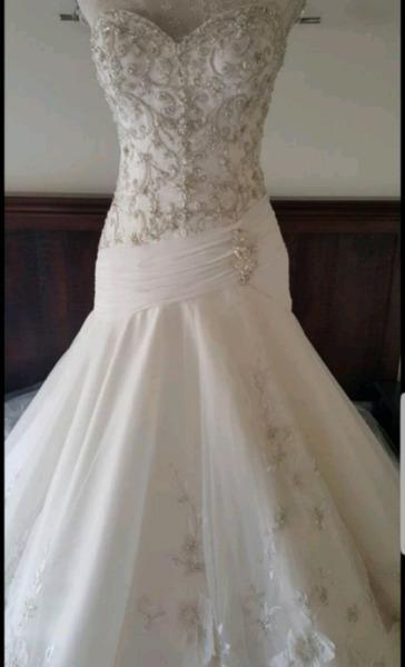 Beautifull wedding dress  