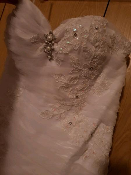 MERMAID SHAPE WEDDING DRESS -BRAND NEW 