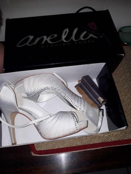 ANELLA wedding shoes (only wore once) with heel stopper extra 