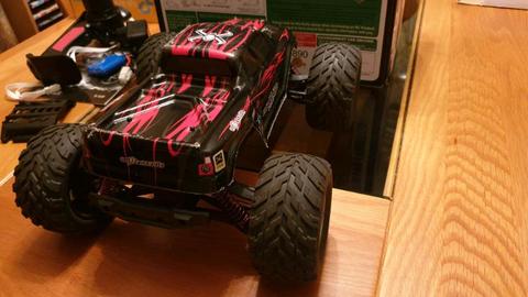 9115 RC Truck (Great / Almost brand new condition) 