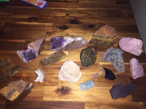 Semi precious gemstones / rocks 