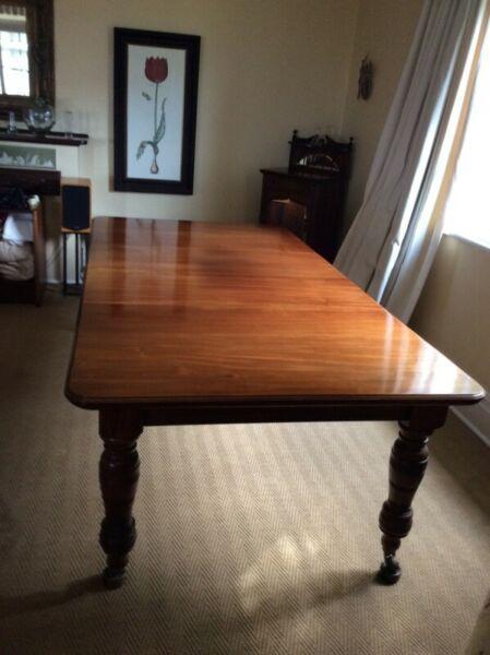 Antiques Victorian Mahogany 10 seater table 